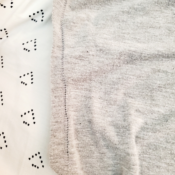 GREAT FIT MATERNITY TOP- MY FAV! - Picture 4 of 5